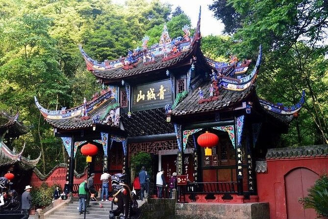 Discovery more Dujingyan Mt Qingcheng with private guide tour - Timing, walking pace, and what to bring for a 5 to 8 hour day