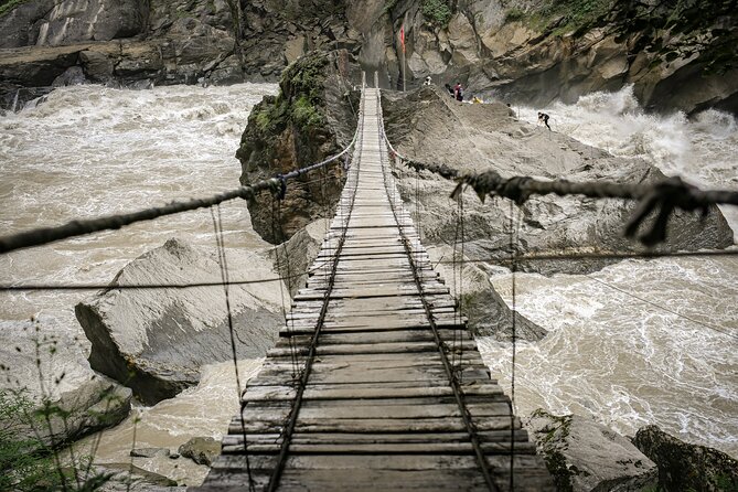 Eat Your Way Through Yunnan's Tea & Horse Road, from Dali to Lijiang, 8-day Trip - Shaxi All Day: Coffee Shops, Hotpot Lunch, Countryside Biking