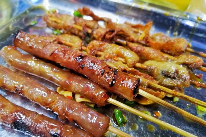 Evening Foodie Adventure in Chengdu the Land of Plenty - Stop 5: Jianshe Road, vendor-to-family dining and old-Chengdu atmosphere