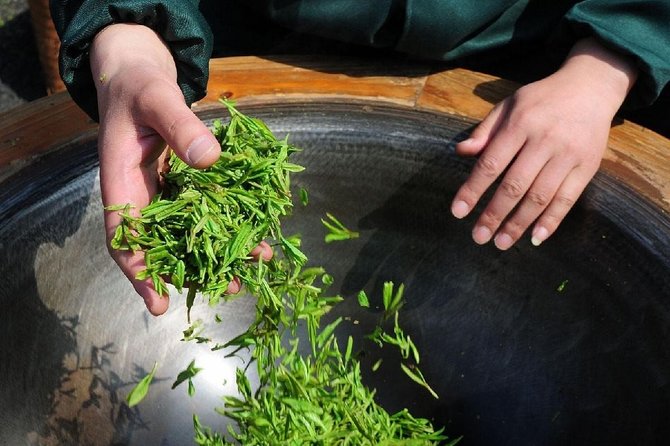 Experience Chengdu: Private Tea-Making Day Tour of Mengdingshan Tea Plantation - Key things that make this tour worth your time