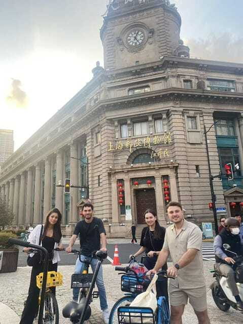 Explore Shanghai's Old Town & Suzhou River by Bike - Bikes, helmets, and what to bring for a smooth ride