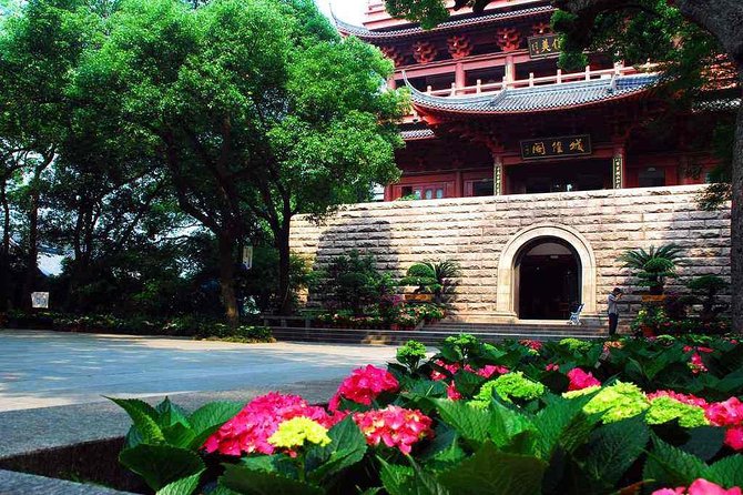 Flexible Hangzhou Private Day Tour with Lunch - Lingyin Temple and Fei Lei Feng: ancient monastic sights on one route