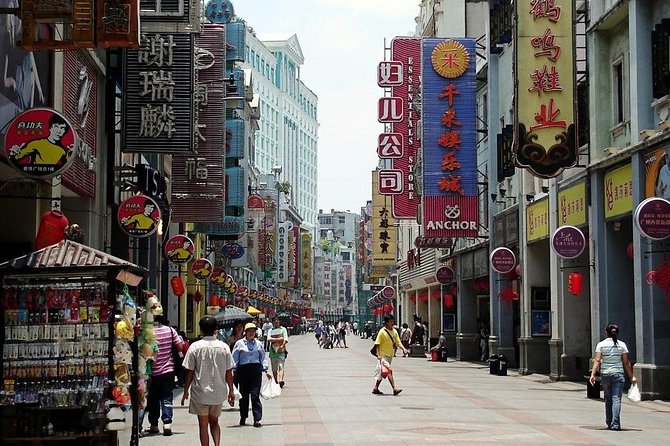 Flexible Private Guangzhou Shopping Tour with Local Shopping Guru - Beijing Road Shopping District: a strong start for electronics and clothing