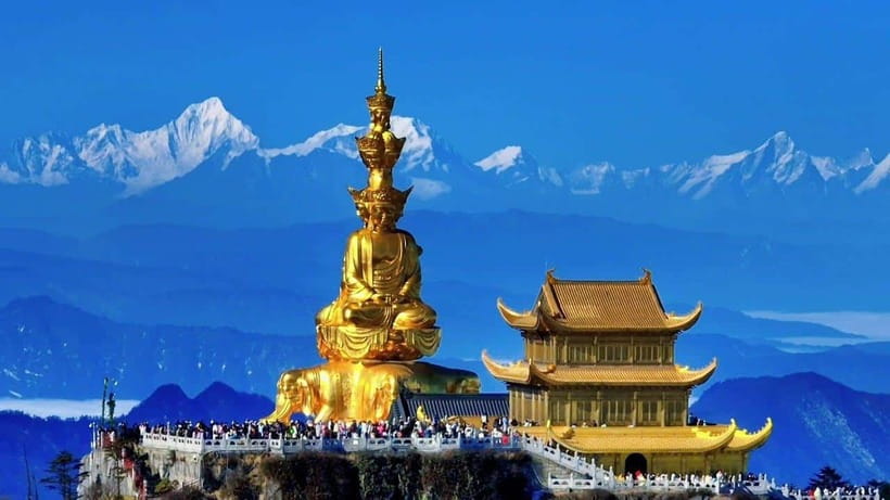 From Chengdu: Mount Emei Day Trip with Golden Summit Visit - The 48-meter Golden Buddha: when size becomes the story