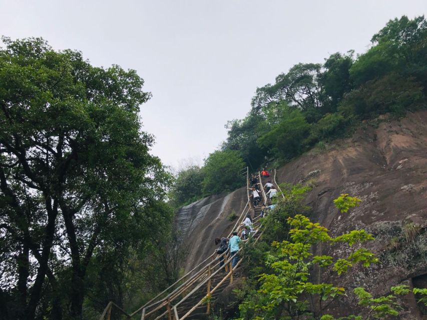 From Guangzhou: Mount Danxia and Nanhua Temple Full-Day - Nanhua Temple and the Grand Hall: Buddha Statues in a Quiet Setting