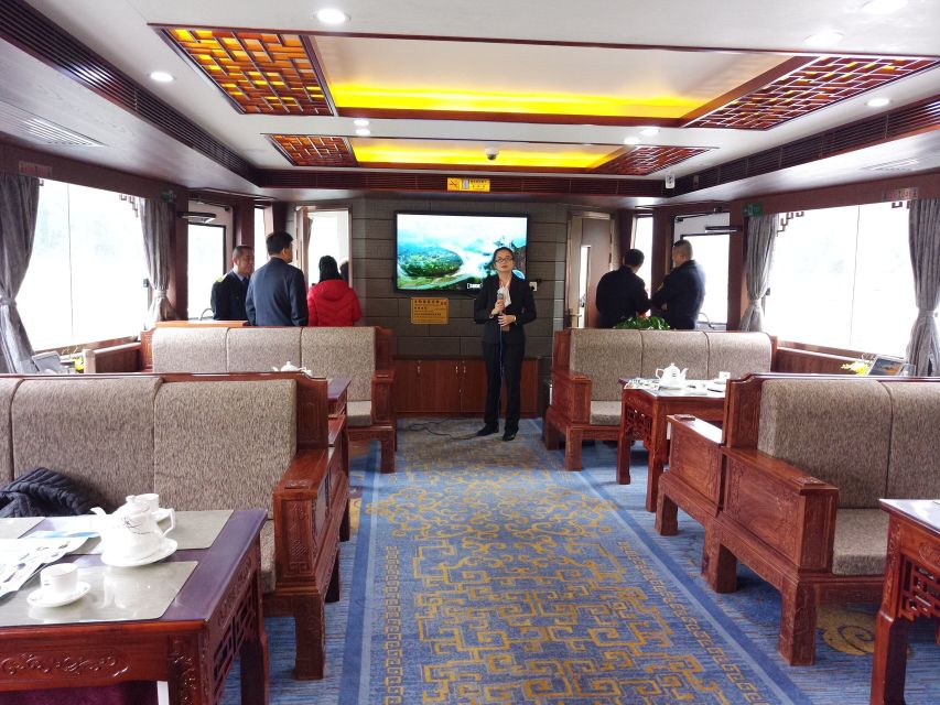 From Guilin: 4 Star Luxury Li River Cruise with Buffet Lunch - The Yangshuo Pier stop: smooth ending, but you should plan your next move