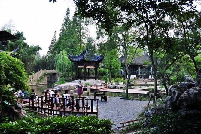 From Shanghai: Zhujiajiao Water Town Private Tour with Boat Ride - Lunch or dinner: how to make the timing work