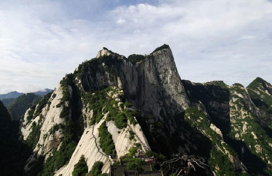 From Xi'an: Mt. Huashan Private Tour and Cable Car Ride - Weather, closures, and lift changes: what to expect when the mountain adjusts