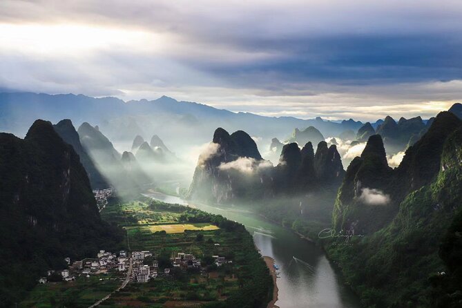 Full-Day Guilin Li-River Cruise and Yangshuo Xianggong hill Private Day Tour - How the Li River cruise turns Guilin into a story