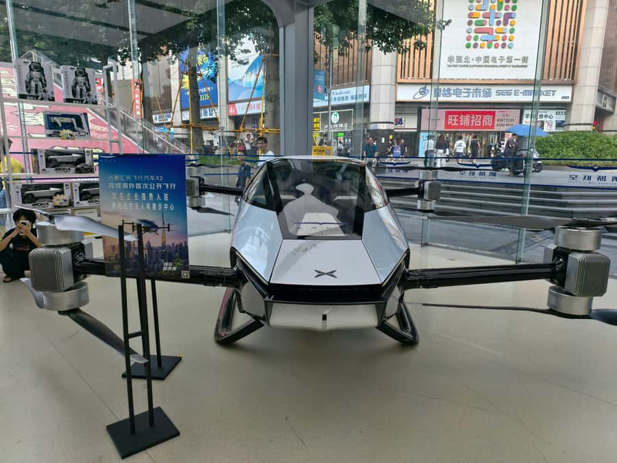 Gen-Z Private Tour: Shenzhen Tech Marvels - Huaqiangbei (HQB) Electronics Market: Gadget Heaven for Real Souvenir Hunters
