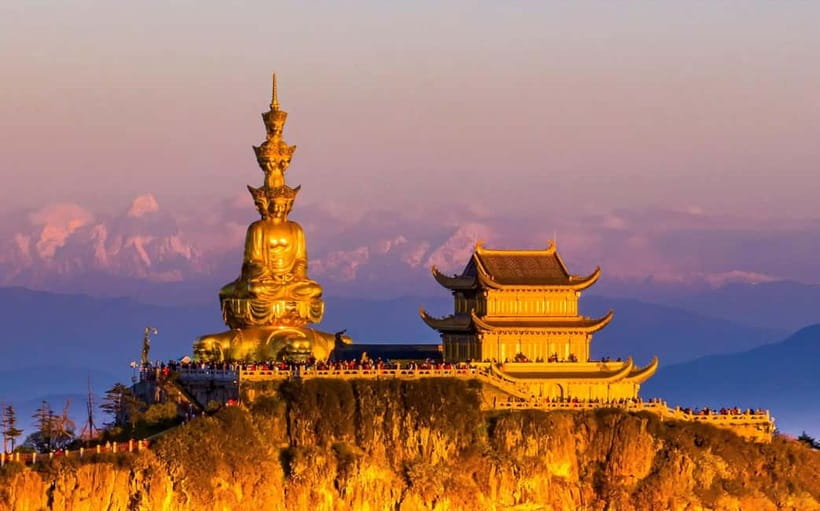 Golden Buddha & Cloud Sea: Emei Mountain Private Tour - The cloud sea moment: how to chase it without losing your mind
