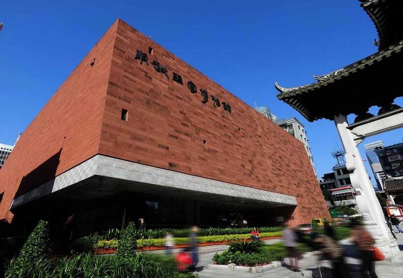 Guangzhou Full Day City Tour with Old and New Highlights - How the Private Guide Keeps Your Day Feeling Yours