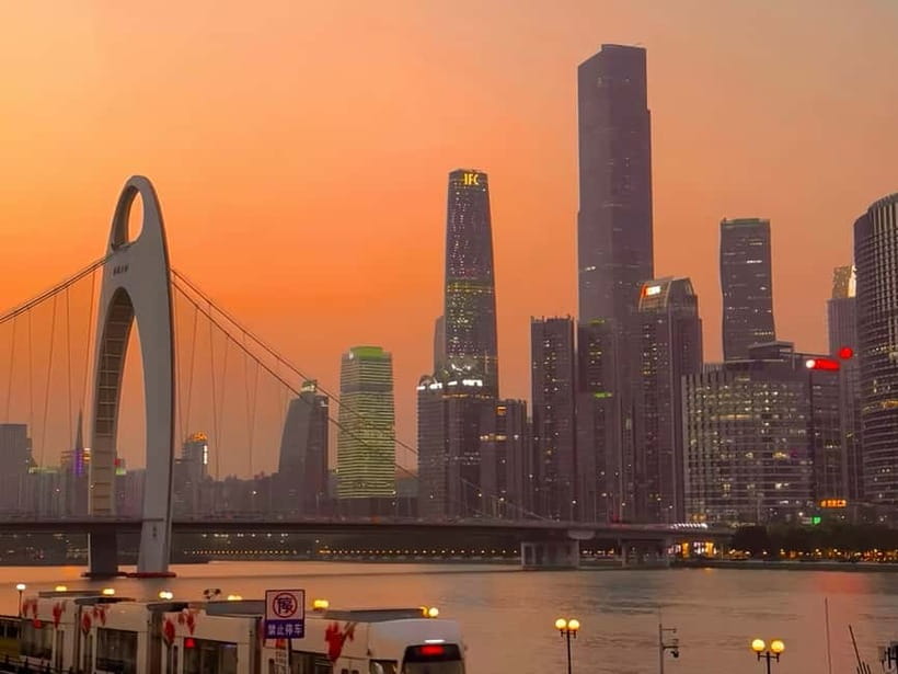 Guangzhou: Private Guided City Tour with a Local - Your guide setup: English, local fluency, and a smart pace