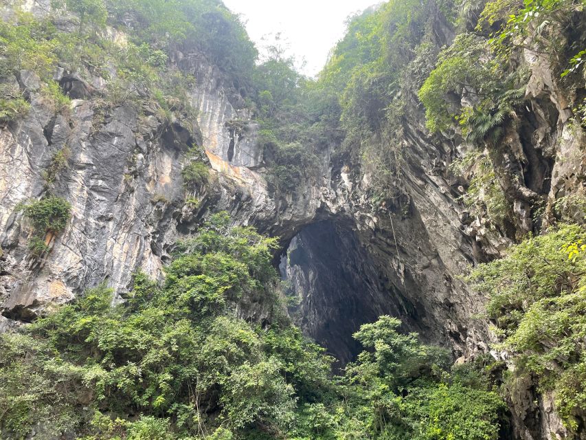 Guangzhou to Gulong Canyon and Cave Fairland PRI Day Tour - First stop: Gulong Canyon and the Nine-waterfall photo route