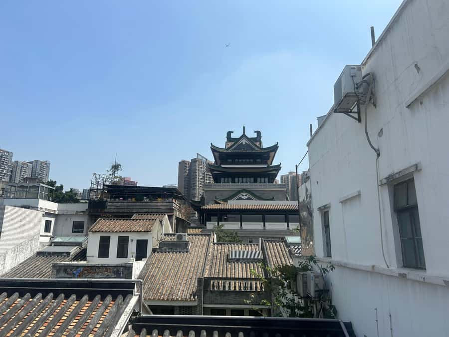 Guangzhou: Walking Tour of Xiguan Ancient Town - Shamian Island by the Pearl River, the calm payoff at the end