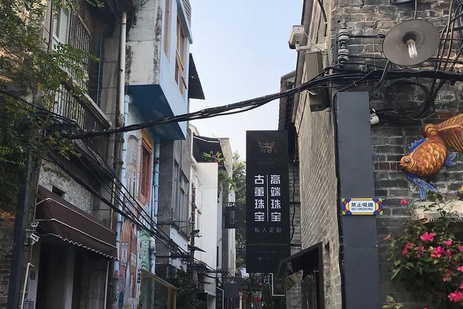 Guangzhou Walking Tour To Explore The Old Xiguan Area - Liwanhu Park: where daily life happens in plain view
