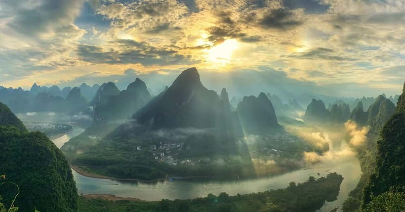 Guilin: 1-Day Cave, Xianggong Hill, Bamboo Boat & Show - A 1-Day VIP Loop Through Guilin and the Li River Area