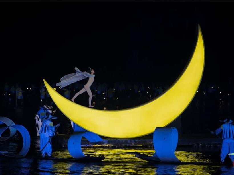 Guilin: 1-Day Cave, Xianggong Hill, Bamboo Boat & Show - Impression Liu Sanjie: Opera in an Open-Air River Theater