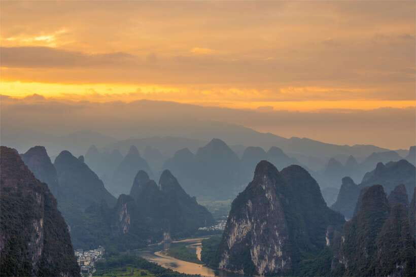 Guilin:1-Day Yangshuo bird's eye view mountains private tour - Ruyi Peak ropeway: the modern lift that turns effort into views