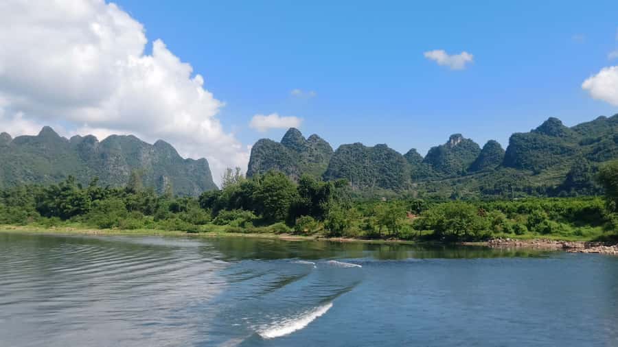 Guilin: 3 star Li River Cruise & Sightseeing Tour - Yangshuo Old Town: How to Use Your 2 Hours Wisely