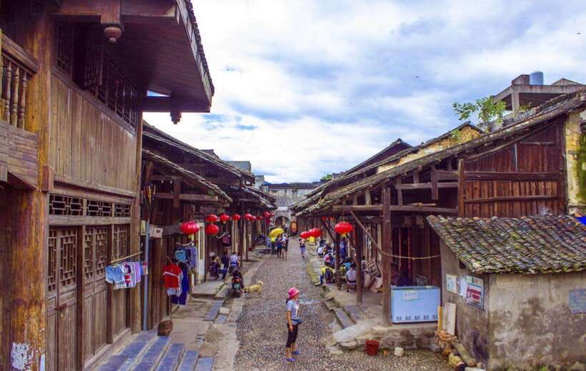 Guilin: Elephant Trunk Hill, Reed Flute Cave & Daxu Old Town - A 6-hour Guilin loop that hits the sights, not the stress