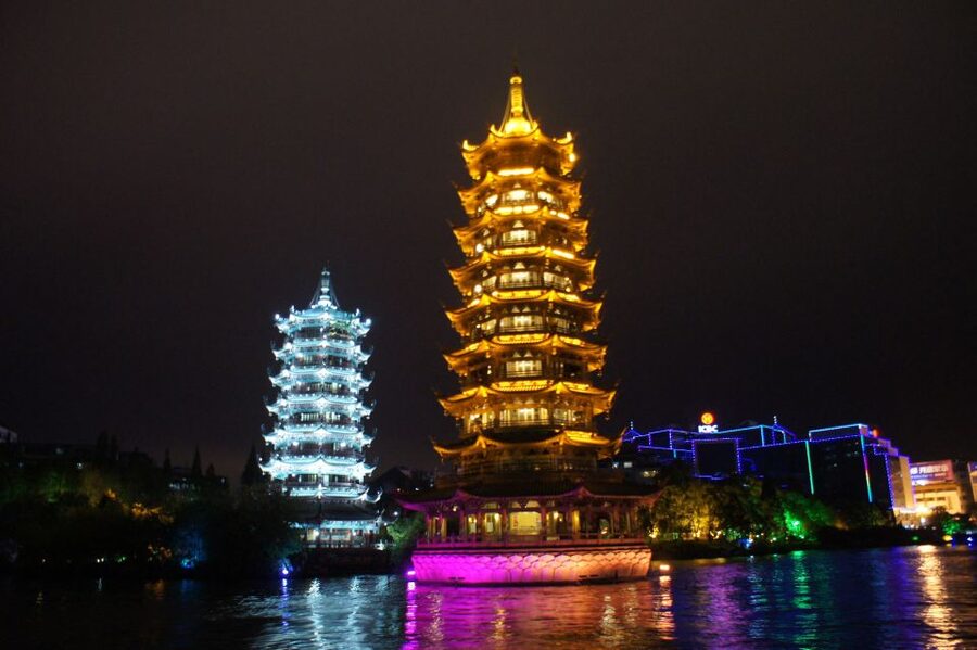 Guilin: Four Lakes Night Cruise with Round-trip Transfer - The boat experience: windows, speed, and what you’ll actually see