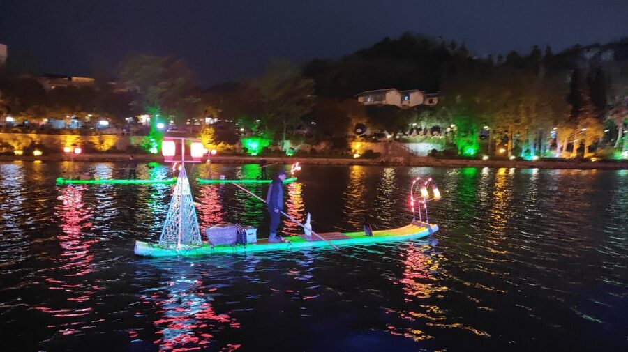 Guilin: Four Lakes Night Cruise with Round-trip Transfer - Price and value: is $60 reasonable for a private night cruise?