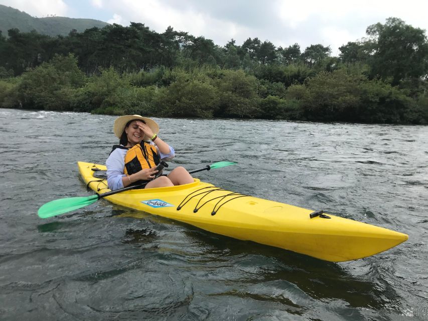 Guilin: Kayaking Adventure with Local Guide - Guilin kayaking on the Li River, but with real hands-on technique