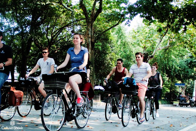 Half-Day Bike Tour of Shanghai Old Town with Food Tasting - Why a bike tour fits Shanghai Old Town lanes