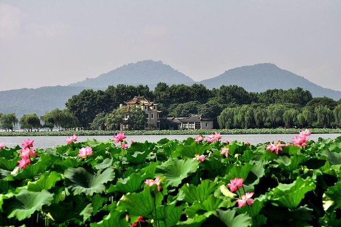 Half-Day Flexible Private Hangzhou Highlight Tour - Lingyin Temple: Pagodas, Grotto Carvings, and Fei Lai Feng