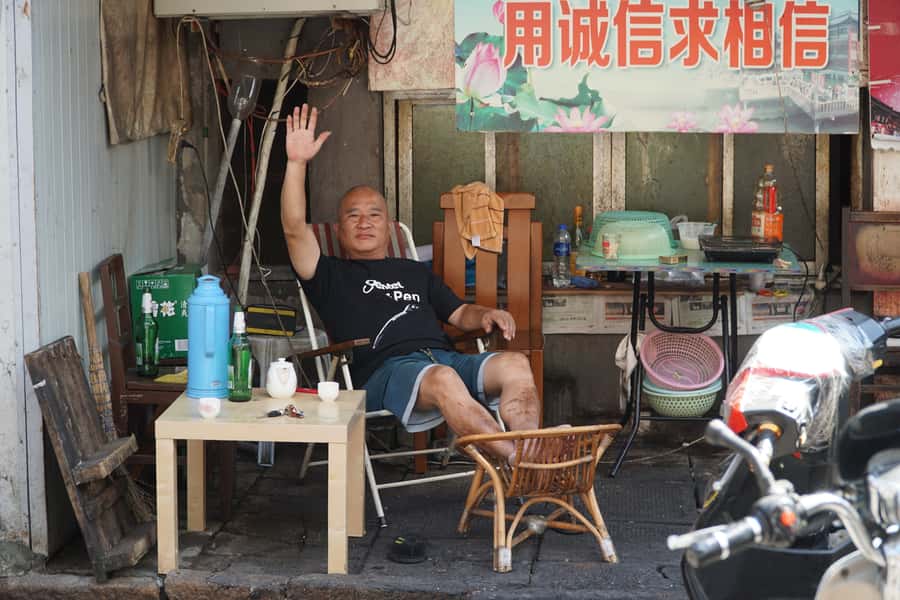Half-Day Old Shanghai Small Group Bike Tour (Day & Night) - What “day and night” means in practice