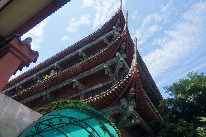 Half-Day Walking Tour with a Vegetarian Lunch at a Nunnery - Meet-Up at Wenshu Yuan Monastery, Then Straight Into Market Life