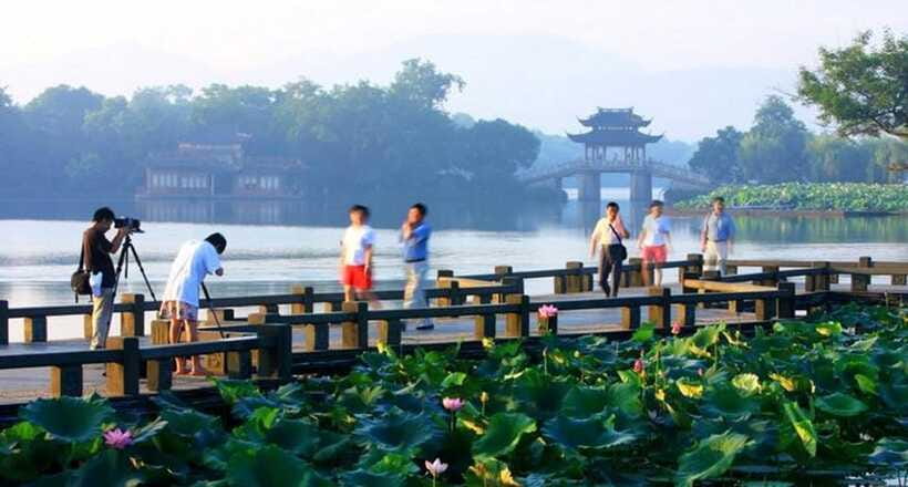 Hangzhou Private One Day Trip from Shanghai by Bullet Train - Guides You Might Meet, and Why Their Style Matters