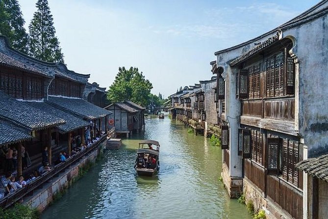 Hangzhou Private Transfer to Shanghai with stop-over at Wuzhen Water Town - The road to Wuzhen: a calm start before you start walking