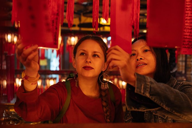 Highlights & Hidden Gems With Locals: Best of Hong Kong Private Tour - Where you start: Des Voeux Road Central and the easy flow