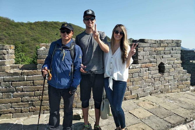 Hiking Tour Jiankou to Mutainyu with English Driver Service - The direction change, then continuing on toward Mutianyu