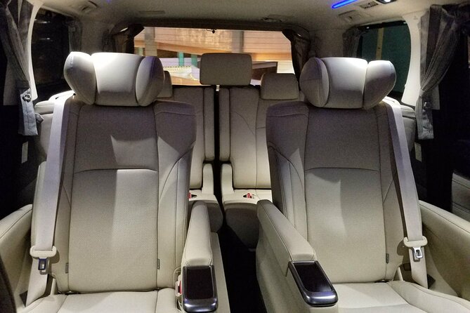 Hong Kong Airport Transfer Luxury MPV - Price and Value for a Group of Six