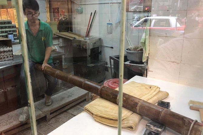 Hong Kong Cantonese Culinary Private Walking Tour - Meeting point, pickup, and what happens before you start sampling