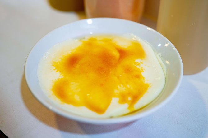 Hong Kong Food Tour: Sham Shui Po District - The Guide Experience: Carrie, Jamie, Yammy, and Fiona’s Shared Strength