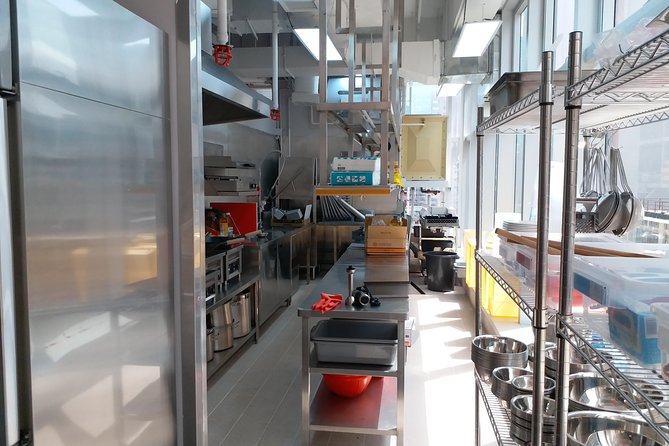 Hong Kong Market Walking Tour & Chinese Cooking Class - Your 3-course Chinese meal: what you’ll make and how you’ll learn