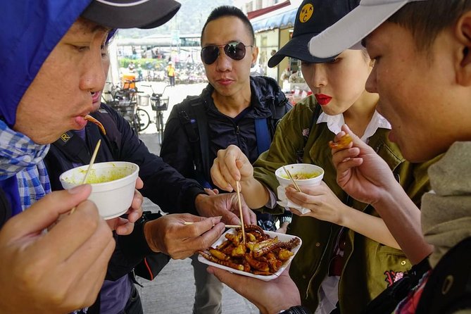 Hong Kong Private & Personalized Food Tour with a Local - Why Hong Kong street food feels easier with a local guide