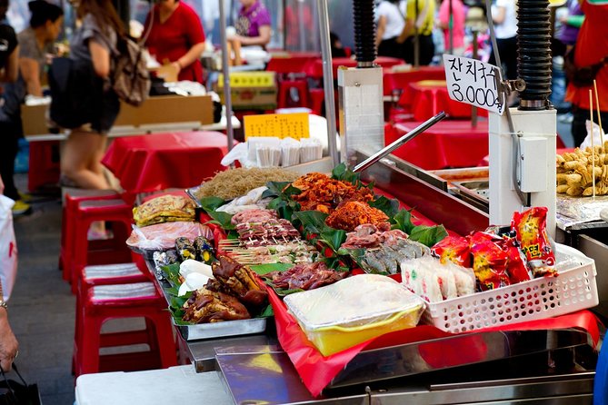 Hong Kong Private & Personalized Street Food Tour with a Local - Temple Street at night, East meets West flavors