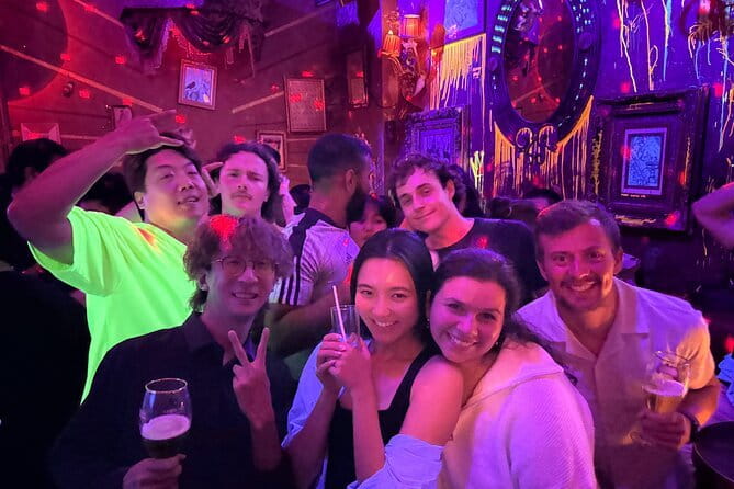 Hong Kong Pub Crawl at Lan Kwai Fong (LKF) - Free Shots at Four Bars, and the Social Effect
