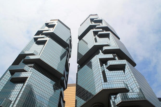 Hong Kong's Trendiest Neighbourhood Sheung Wan - Temples and the Traditional Meets Modern Angle