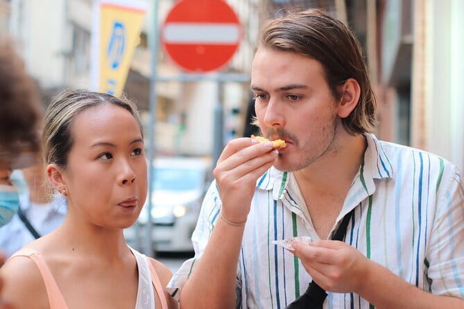 Hong Kong Street Food Tour with Locals - Dim Sum, Wonton & more - The guide makes the difference, and names like Summer, Wind, Jasmine, and Andy keep popping up