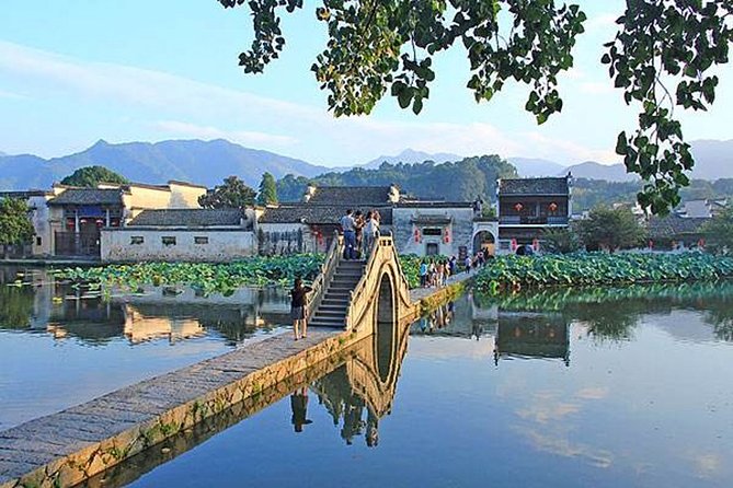 Hongcun Ancient Village Half-Day Private Tour from Huangshan - Key things that make this Hongcun half-day tour work