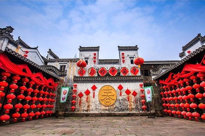 Hongcun Ancient Village Half-Day Private Tour from Huangshan - First stop: getting from Huangshan to Hongcun without stress