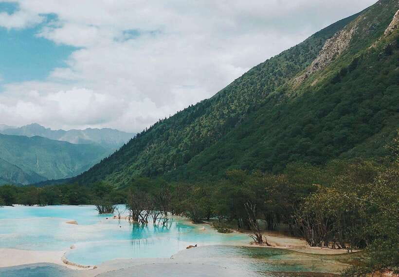 Huanglong Scenic Area: Explore Stunning Five-Colored Ponds - Cable car plus walking: the smartest way to spend your legs