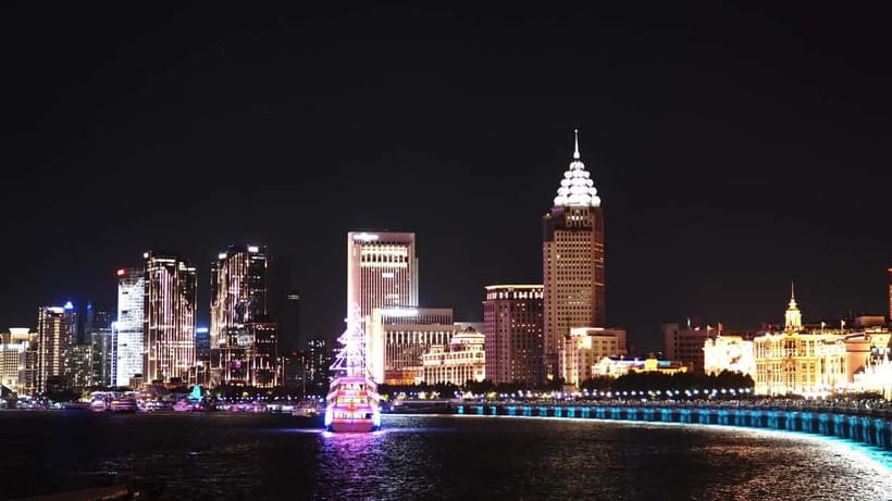 Huangpu Night Cruise: Cozy Vibe & Modern Shanghai Glow - Does It Have Commentary? What You Should Expect to Hear