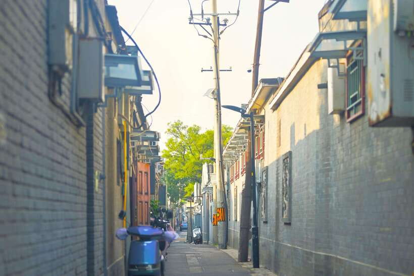 Hutong Walking Tour: Discover Real Beijing without Crowds - Zhuanta Hutong: where you learn the courtyard logic (siheyuan life)